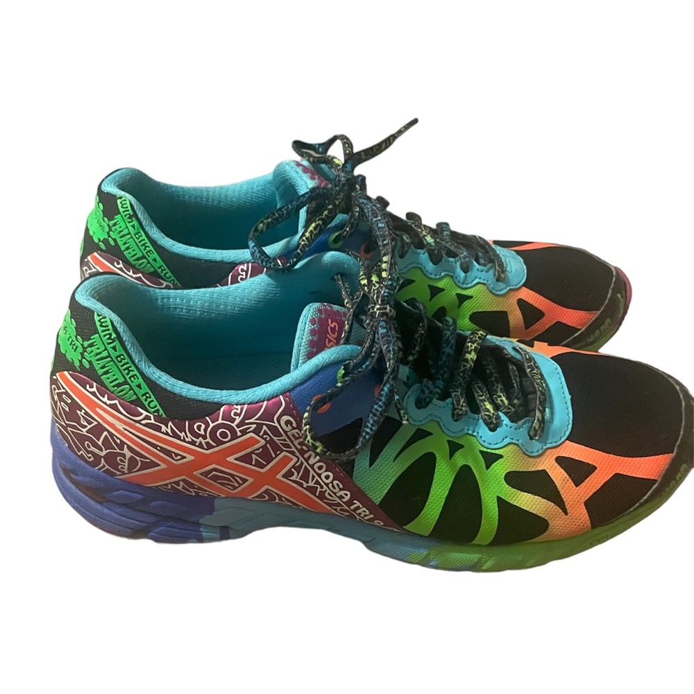 ASICS Gel-Noosa Tri Running Shoe (women’s 9)
